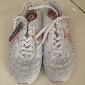 FUBU Size 9 NWT Ladies Tennis Shoes Pink White Laces